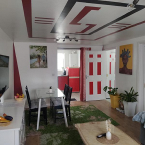 Captivating 3-Bed Apartment in Romford